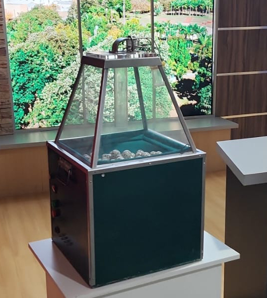 Bolillero de bingo en funcionamiento